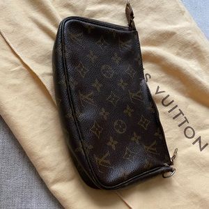 Louis Vuitton POCHETTE ACCESSOIRES